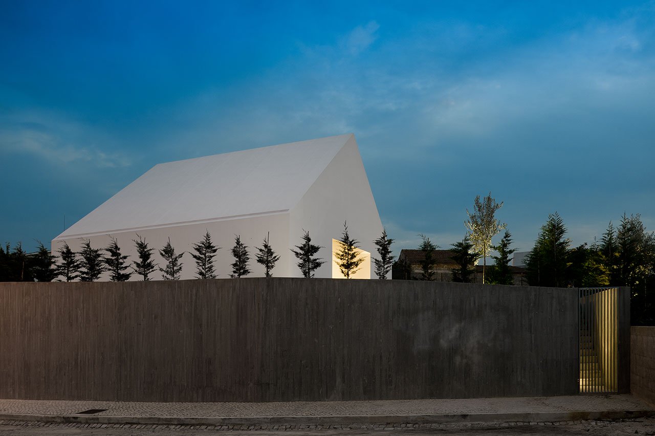 简约到极致的梦想白房子，Aires Mateus经典作品突破了时空界限