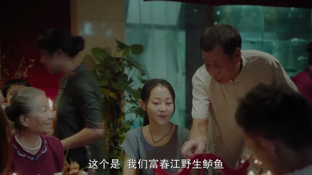 片中演员90%是导演亲戚，一波“虎”操作后，竟