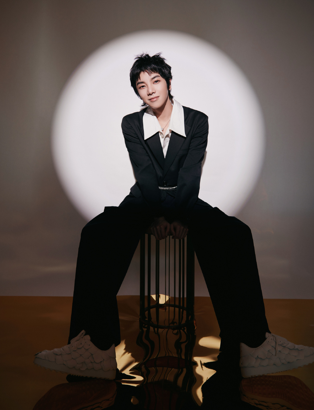 婚生子|华晨宇隐婚生子？堂哥被迫营业12字回应 网友：表情包暴露真相了