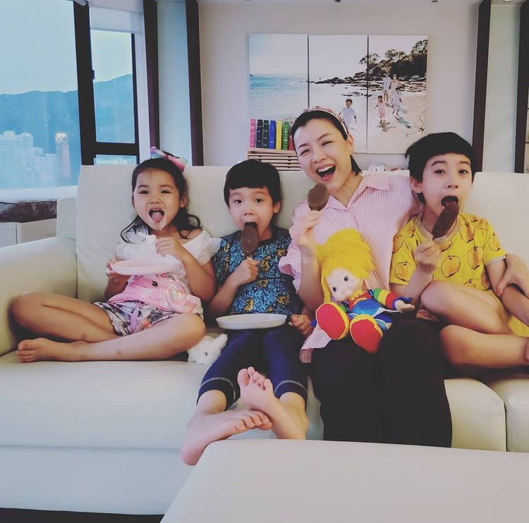 陳茵媺隔空為老公慶生，婆婆罕見出鏡，50歲陳豪笑容燦爛幸福難掩