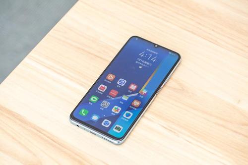 荣耀X10 Max来袭：RGBW超大屏+真立体双扬+首发智闪