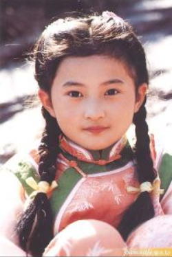 红极一时的"小婉君"，为学业放弃演戏，现40岁还未结婚