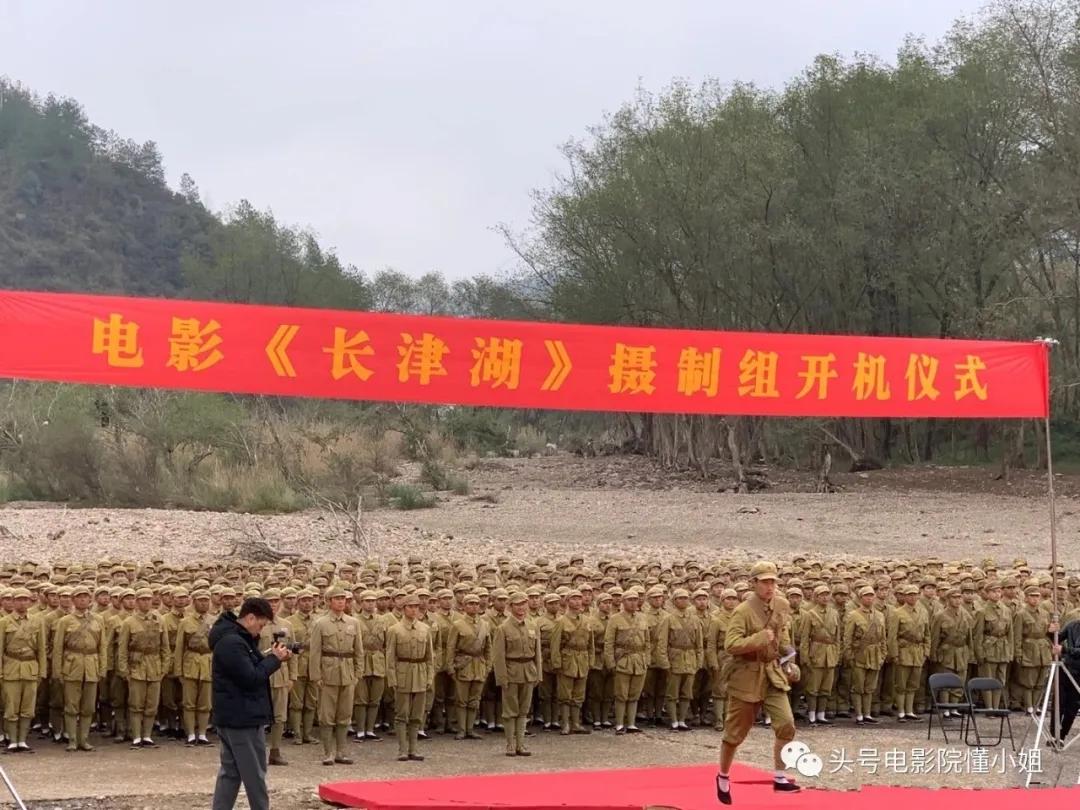 《长津湖》再现冰雕连！吴京易烊千玺造型首曝光，朱亚文李晨加盟