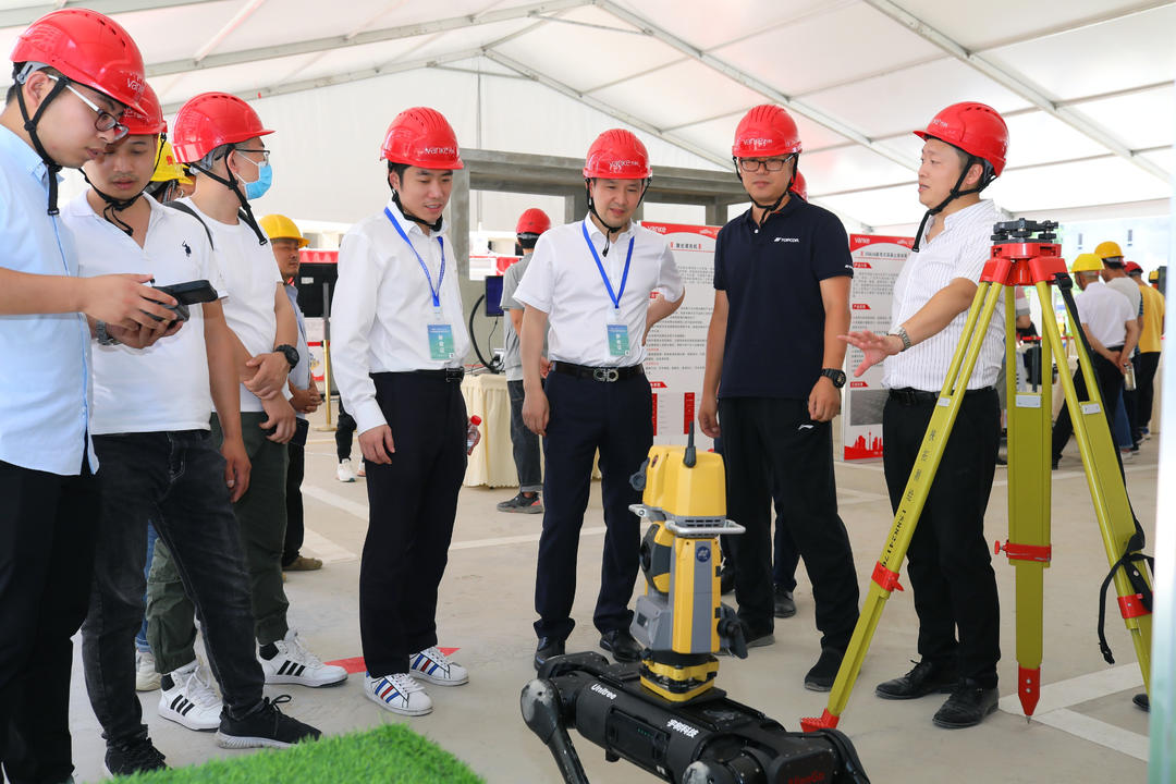 行业"大咖"走进万科天府锦绣 共话装配式建筑发展 解锁品质人居未来