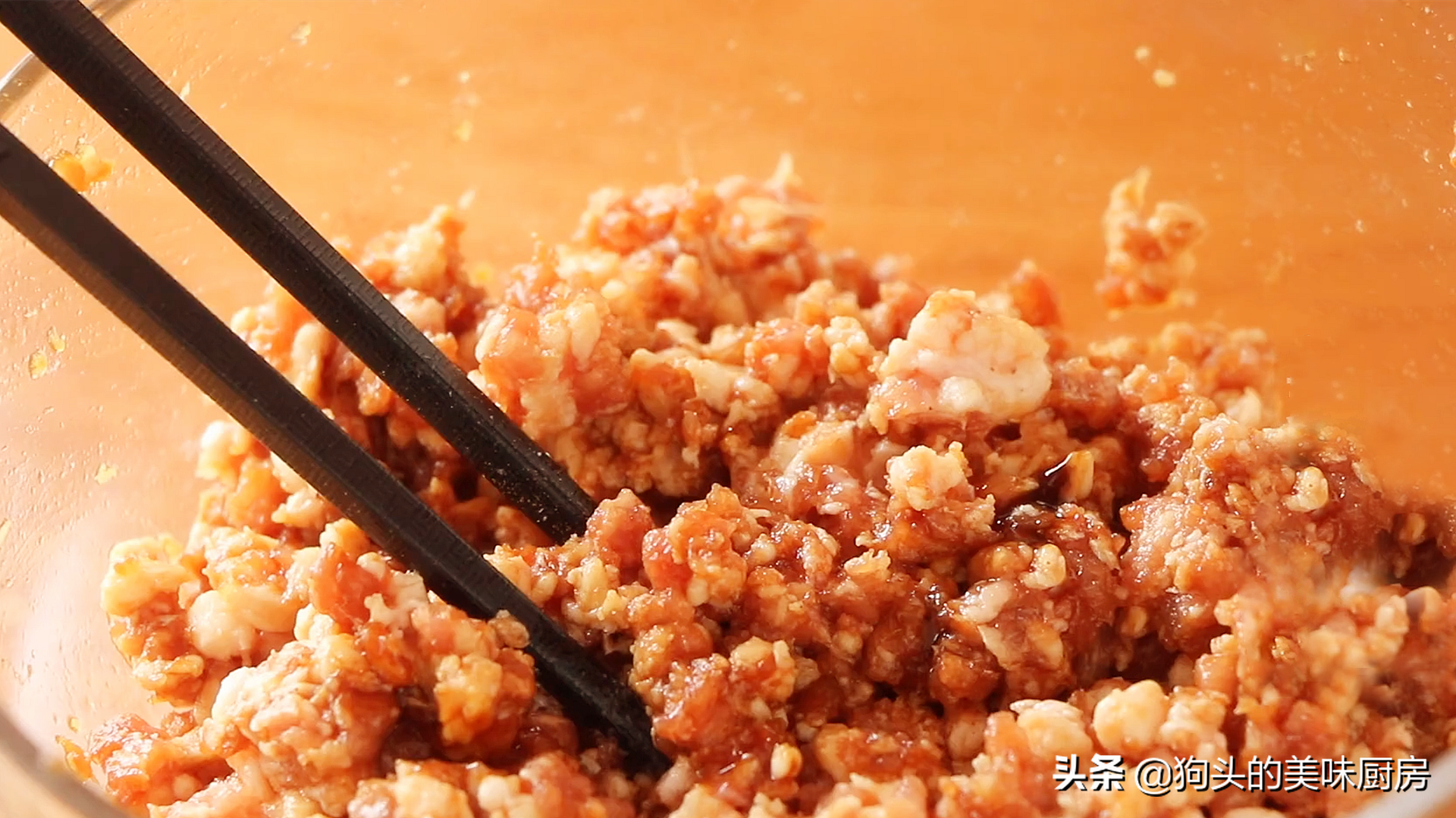 蛋餃用這個方法做，個個圓潤好看，簡單又方便，直接吃燉湯都可以