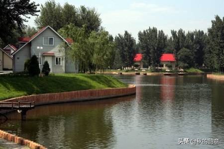 北京顺鑫绿色度假村建于1986年，被称为“京郊的维也纳森林”