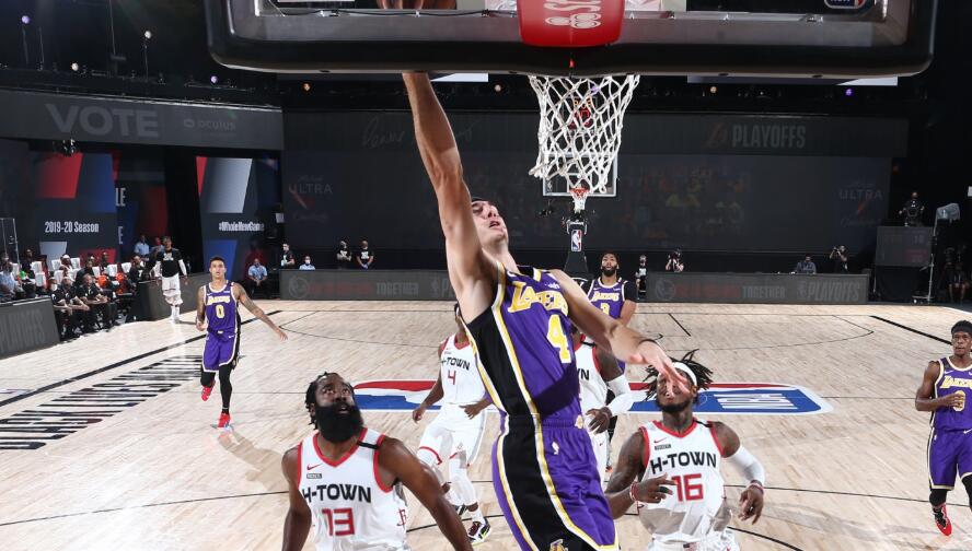 1米98中鋒太能搶，湖人內線優勢成擺設，火箭關鍵數據全面佔優