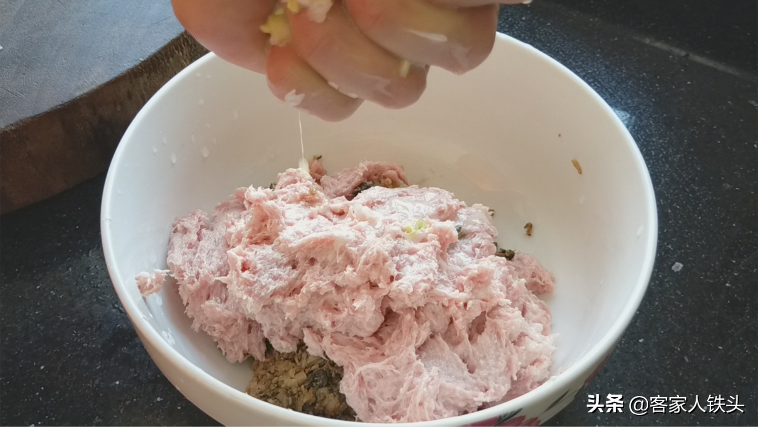 客家传统狮子头做法，一道有年味的菜，好吃寓意好，待客超有面子