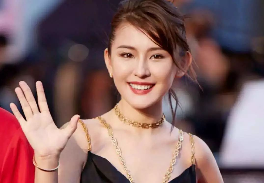 热依扎“硬刚”网络暴力，转发240条恶评向辱骂者宣战