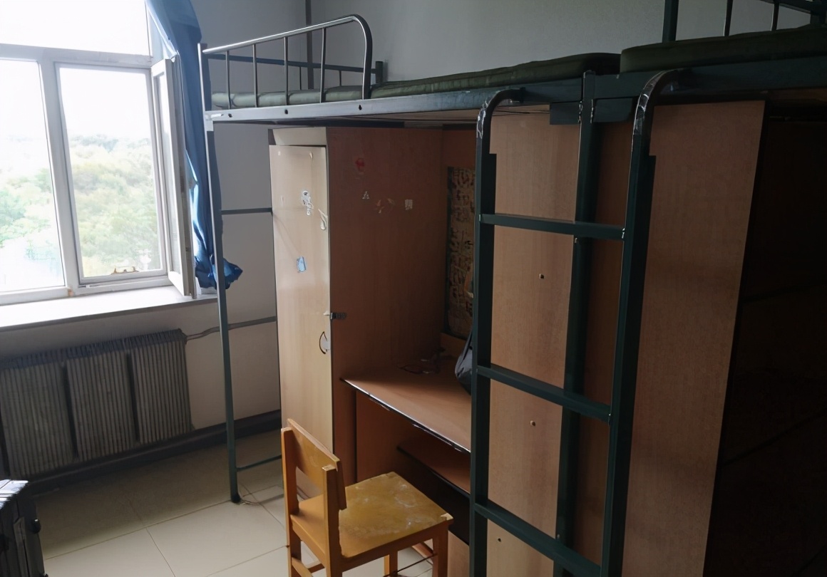 学生宿舍吉林大学共有学生公寓73栋,建筑面积678469㎡,分布在6个校区7