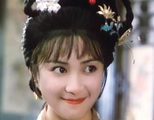 “最美妲己”傅艺伟：25岁爆红后息影经商败光家