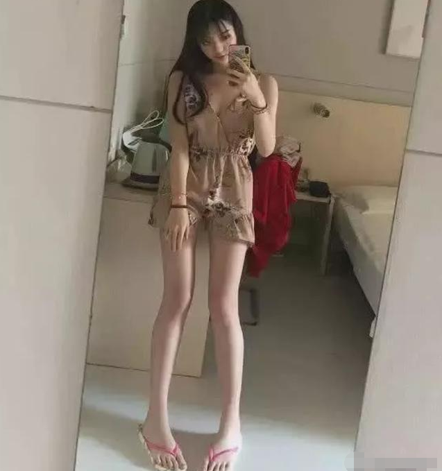 有种逆袭叫“童星长大”，谢飞机变帅，莫小贝