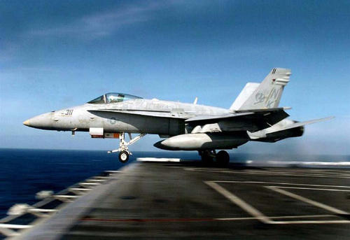 歼-15迎来最强劲对手，美售印57架现役舰载机，换装2艘航母