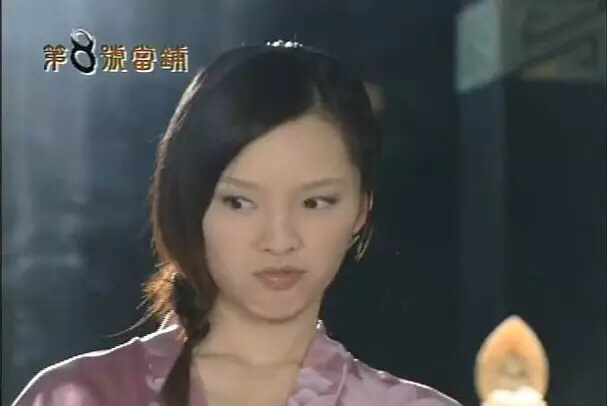 天心年轻时太美了，肩颈线好绝背还薄，和法国