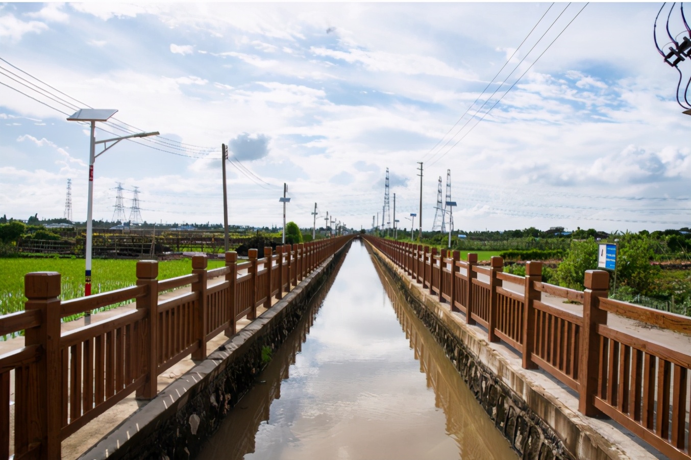 水泥仿木护栏，城市建设和新农村建设的一道安全保障