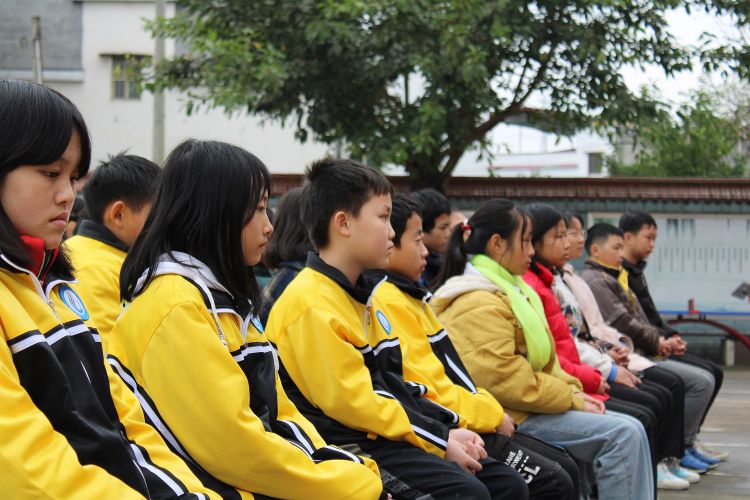 奥园健康物业西南区域开展爱心助学公益活动 助力乡村教育事业