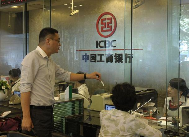 70萬房貸，30年需要付多少利息？70萬存30年，又能得到多少利息？