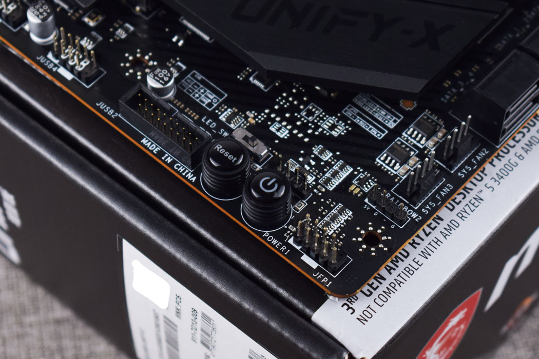 储存超频两不误，MSI微星B550 UNIFY-X暗影主板开箱试玩