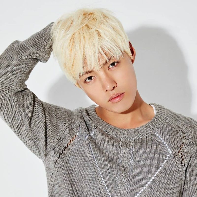 为什么韩国爱豆都很有礼貌呢康男说出了自己的悲惨经历