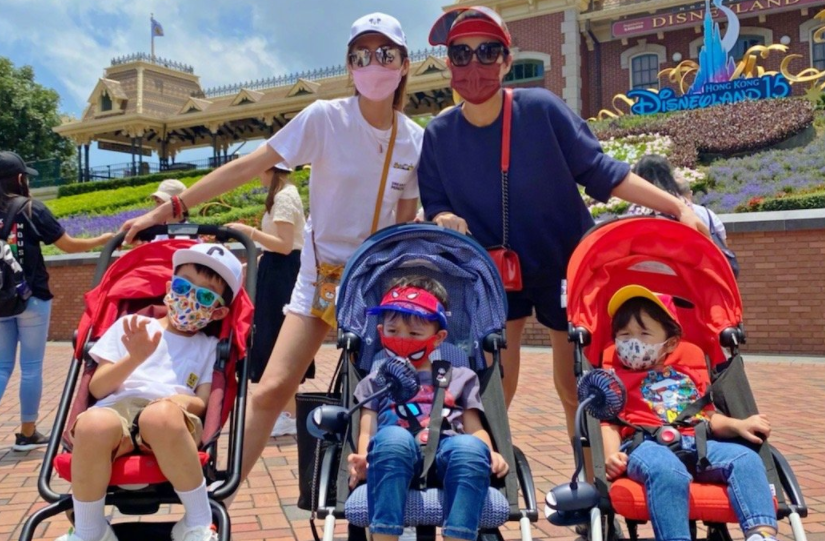 胡杏兒夫婦帶娃過母親節，收兒子花束貼臉親吻，剛出月子就穿短褲