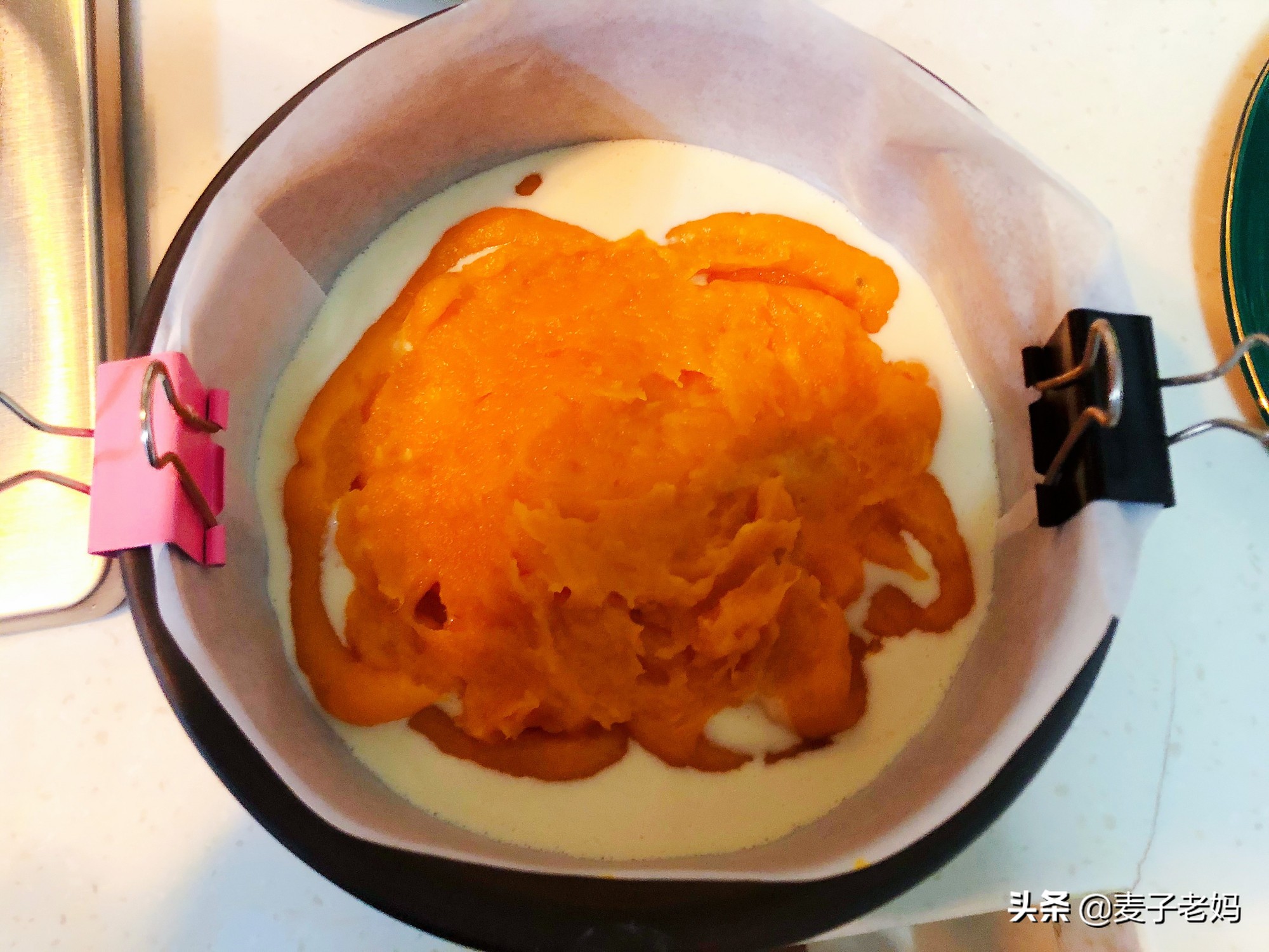 Pink of polished glutinous rice adds milk to mix, bake, outside fragile li of glutinous, added sweet yam stuffing to still can explode oar