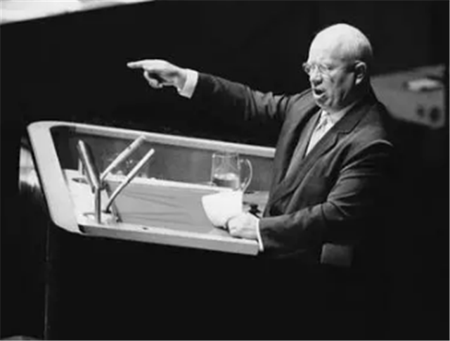 ΰ�˵��۹⣺ë��ϯ��1962��Ű͵���Σ��