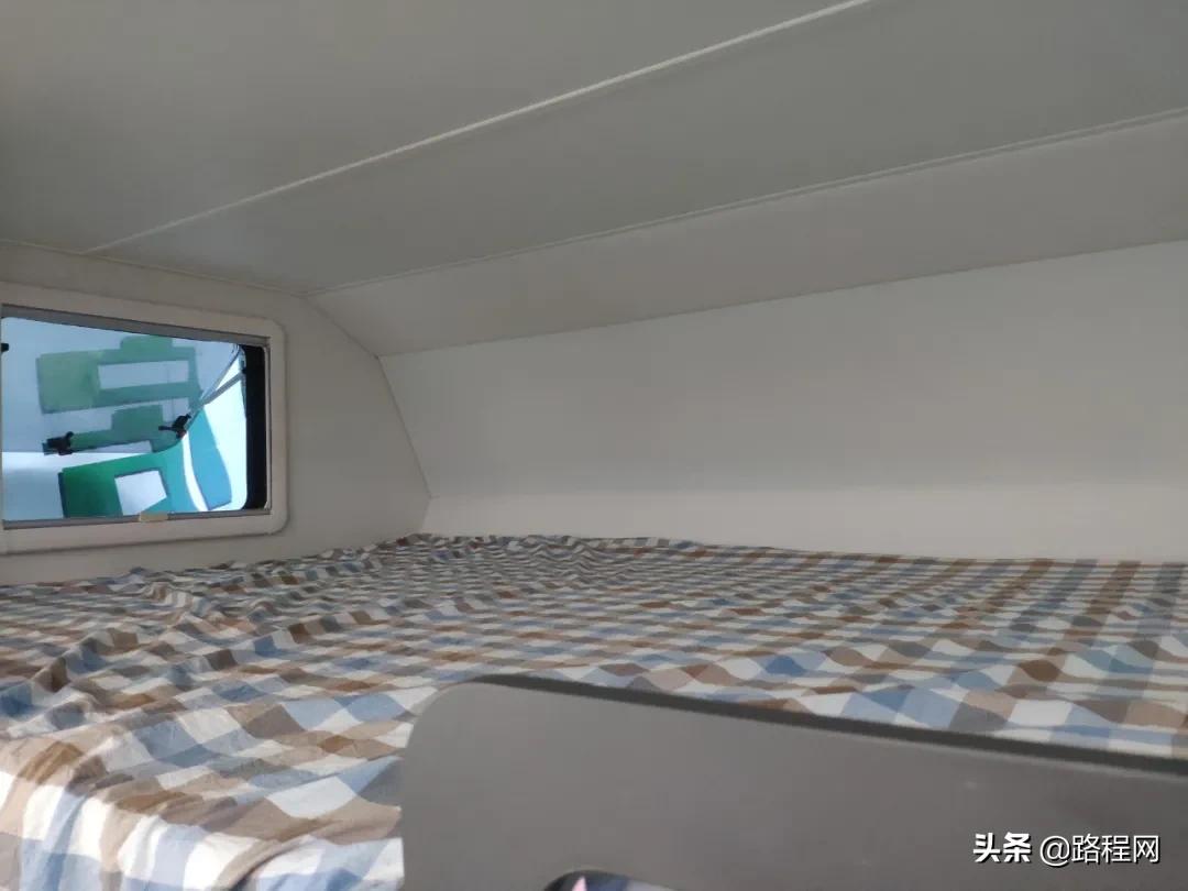�׿���Ῠ�������ߣ�320L��ˮ�� �Ĵ�������31.8W��
