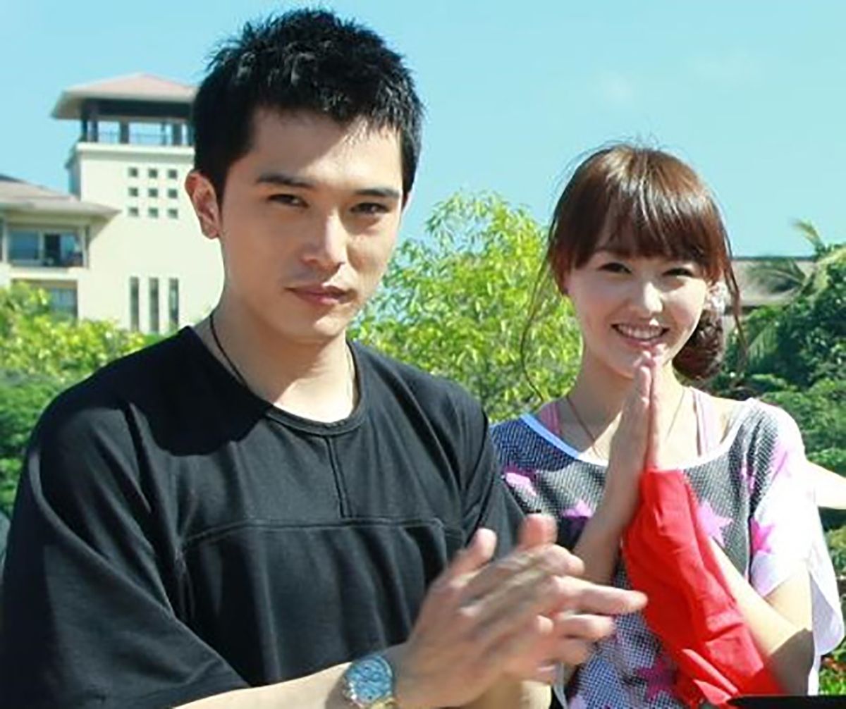 37岁唐嫣晒自拍，小腹平坦破二胎传闻！被罗晋宠爱愈发娇艳