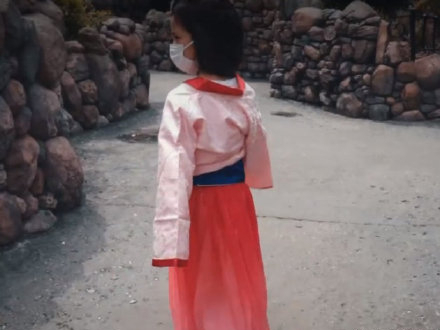 迪士尼五週年，星二代云集：孫莉女兒穿漢服，楊威曬雙胞胎姐妹花