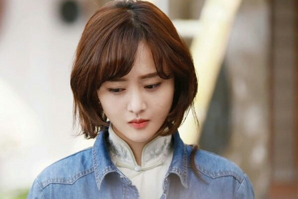 郑爽被封杀后又发文，很多忠粉点赞支持，猜想