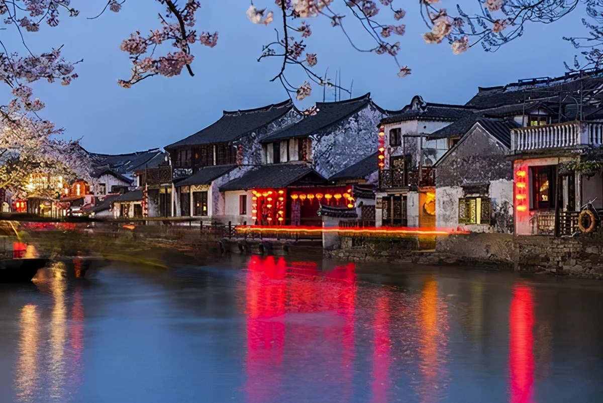 文旅小镇，未来如何突围？