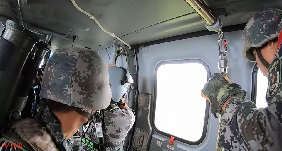 ֱ20��Խ������������ʻ���״��ع⣬��Ҫ4������Աͬʱ��ʻ��