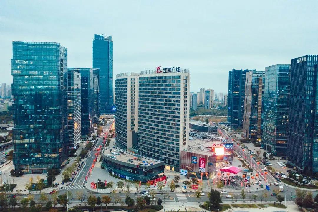 宝龙商业上市周年：2020年累计涨幅达150%，每年有望新增10个项目