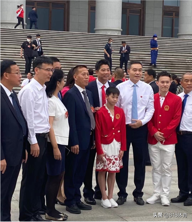 皮！全红婵开幕式叫师哥谢思埸保持社交距离：1米1米，怎么回事？