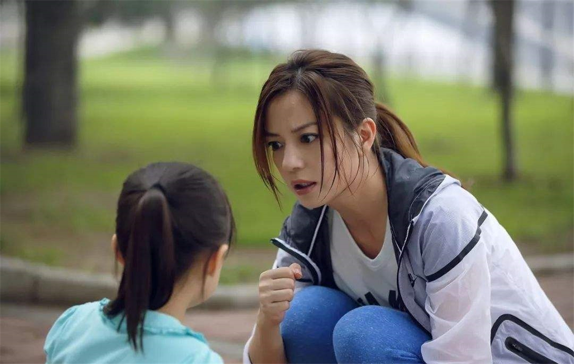 张柏芝三儿子曝光，颜值比2位哥哥高，网友：生