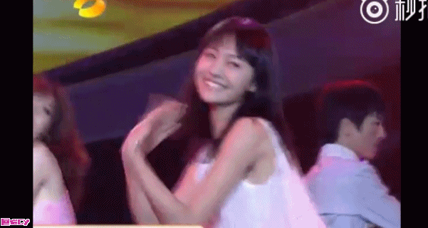 郑爽“疯癫”的答案，早已写在我们4年前和爽爸