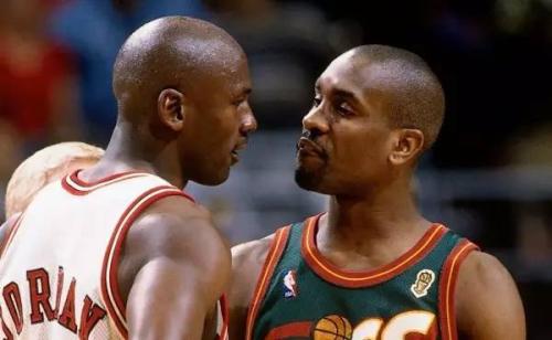 五大经典垃圾话，奥尼尔喷罗德曼：我奶奶和乔