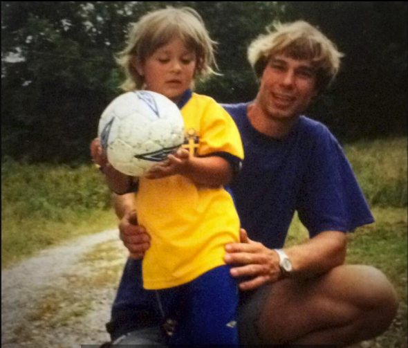 瑞典夫妻花12年为自闭症儿子建了座玻璃城堡：所