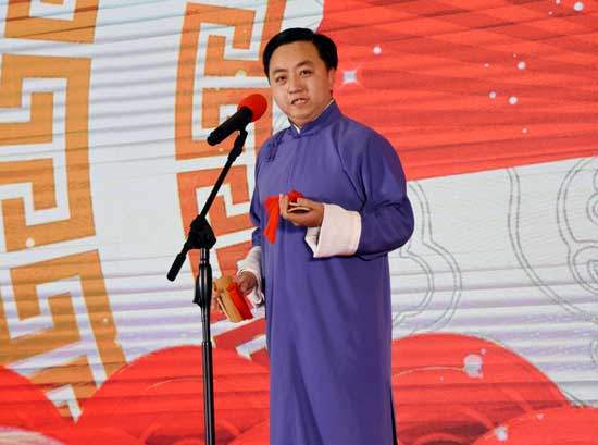 袁派评书推出百集《红色故事汇》（图）