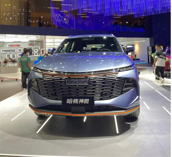 实拍哈弗神兽 ，造型比车名犀利，满油续航1000km