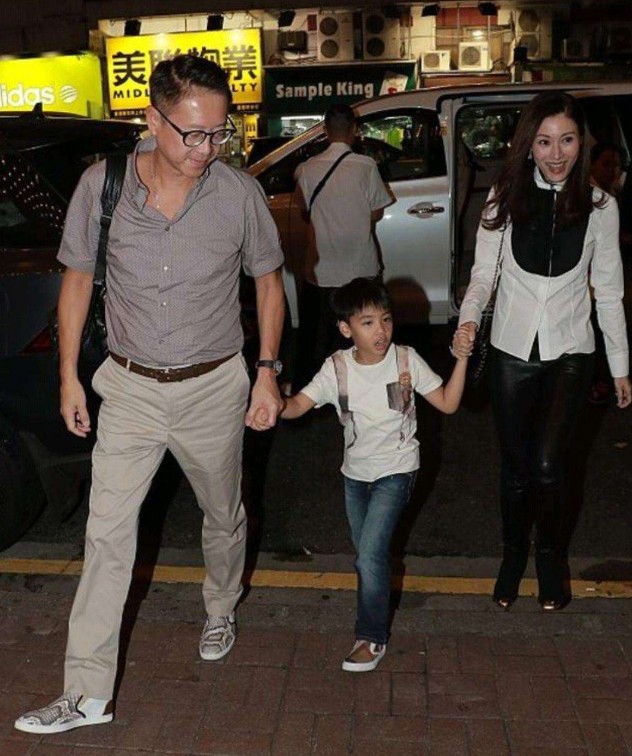 为何许晋亨和何超琼结婚花心依旧，和李嘉欣却