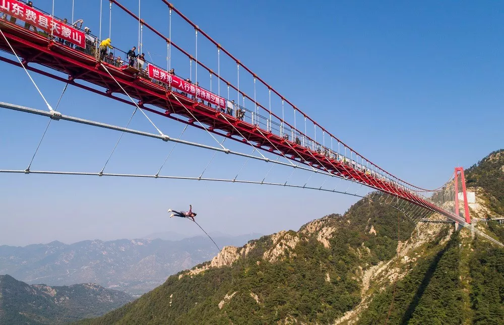 天蒙山巅热血归来|山东省唯一硬式高空极限蹦极、全国唯一景区千米高空滑翔伞,等你来挑战!