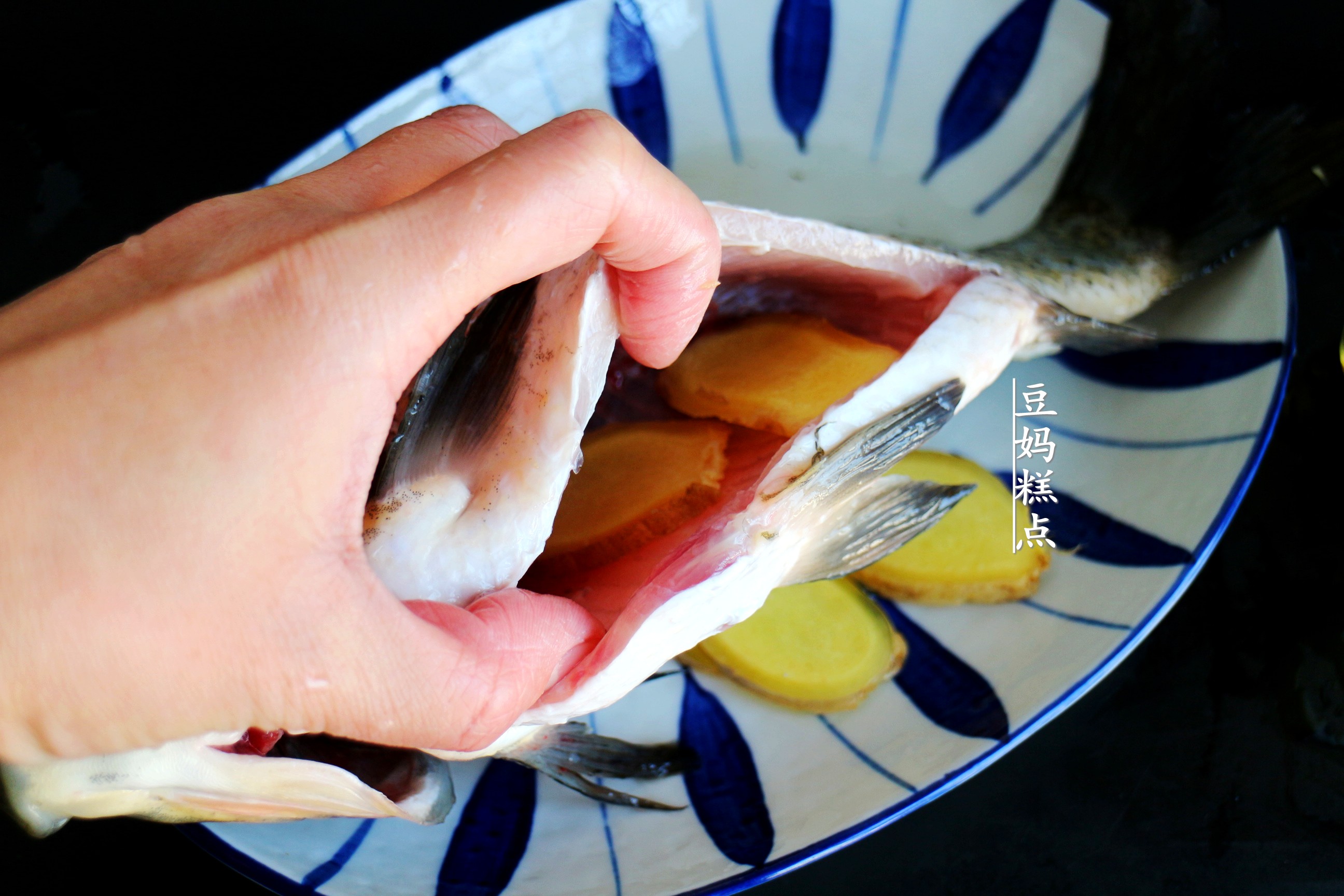 過年做“清蒸魚”，記住這3個小技巧，又簡單又鮮美