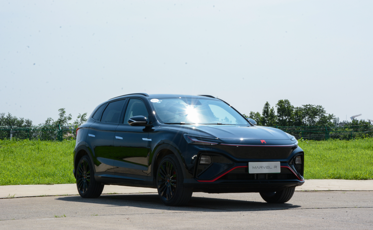 上汽r汽车marvel r自带黑武士特效