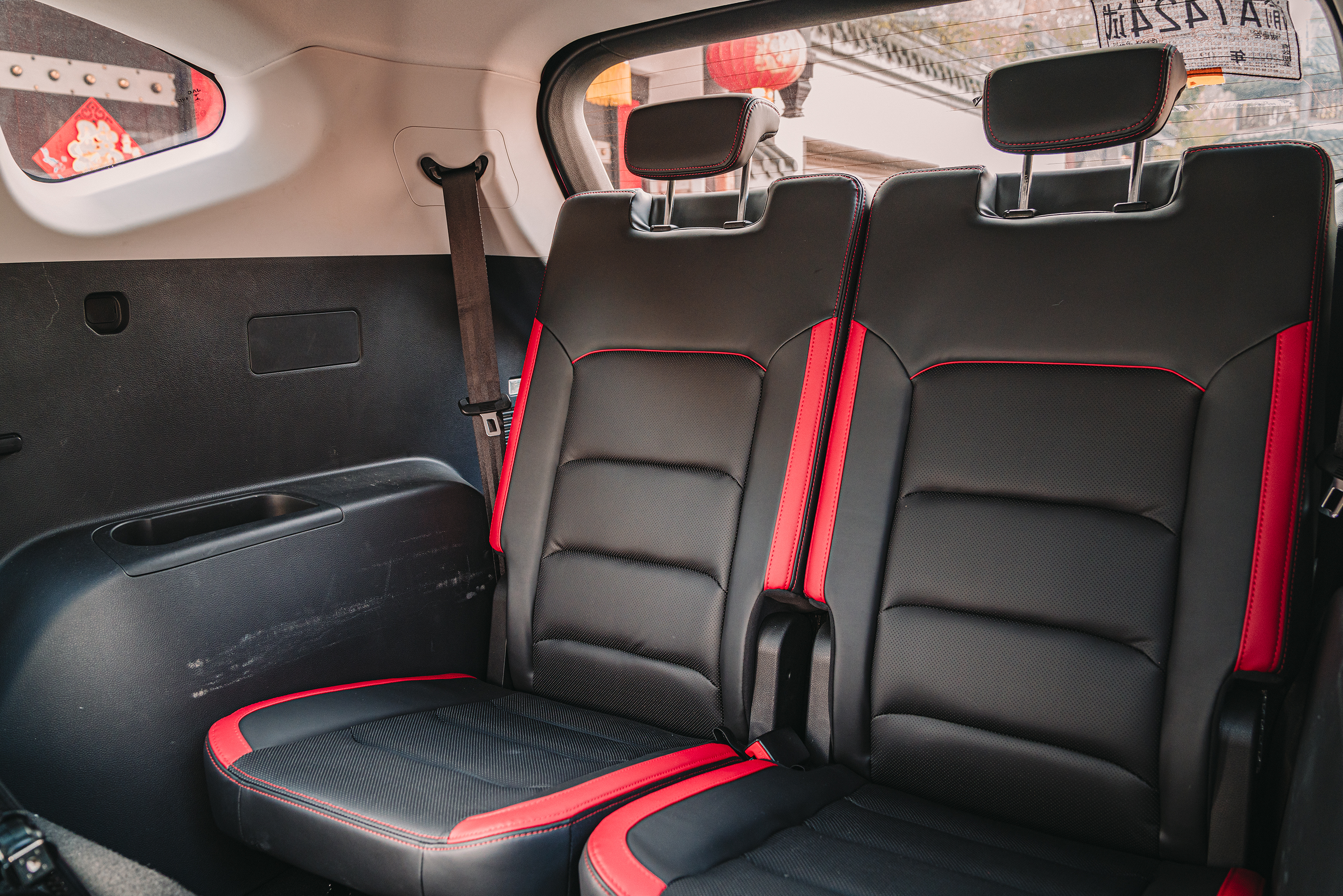 10万元就能买的6座中型SUV，回家过年你需要一台思皓X8