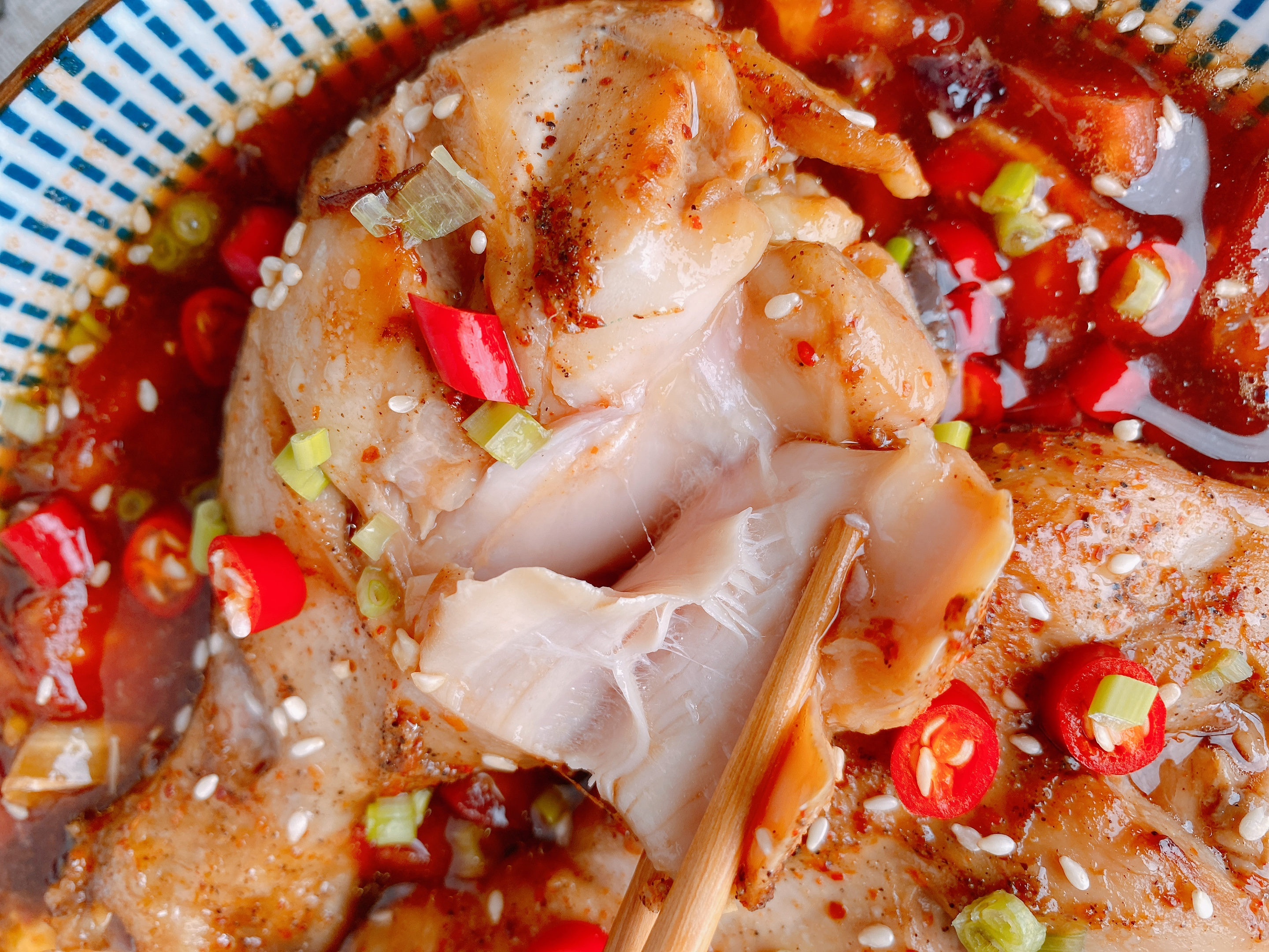 无水无油的蒸鸡腿，掌握1个秘诀，低脂低热量，鲜嫩多汁超好吃