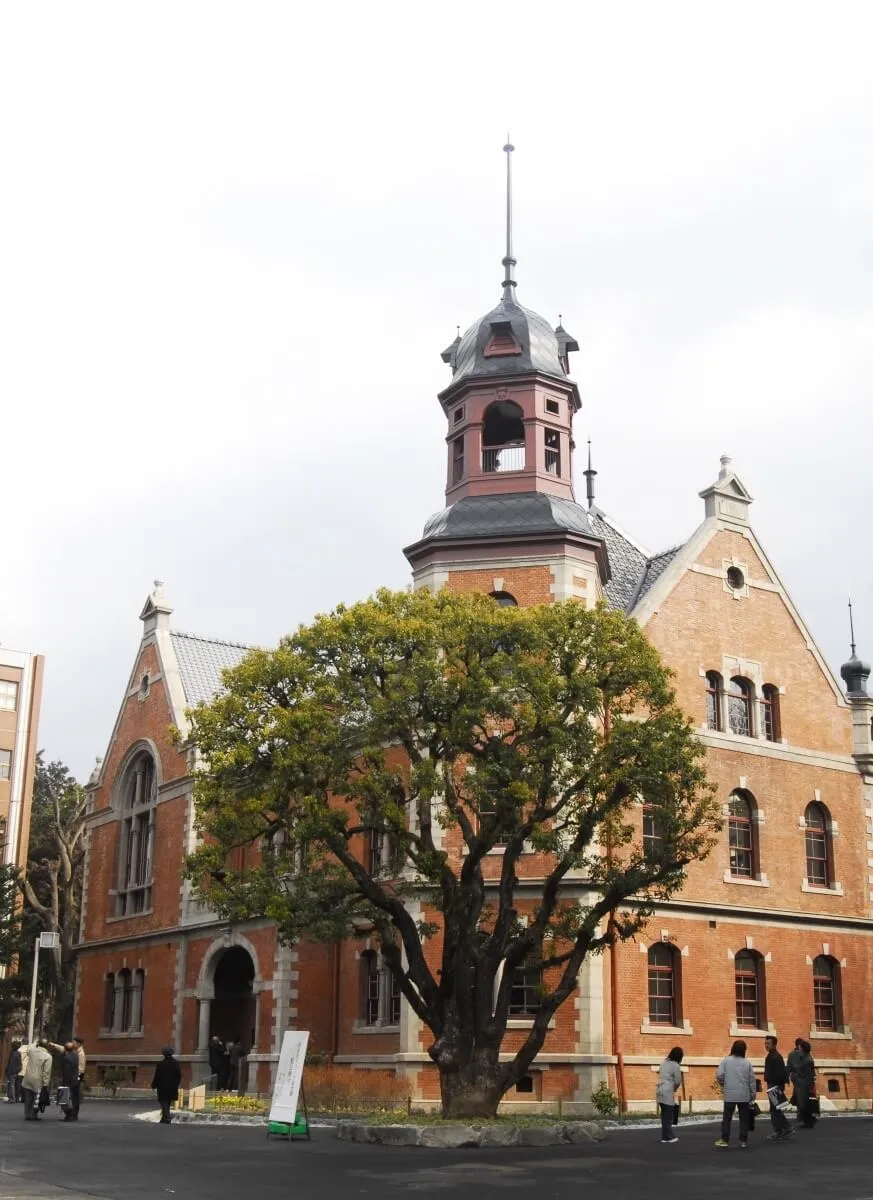 京都大学才排第三?!来看日本人眼中学霸最多的学校TOP10
