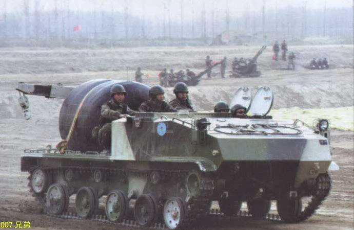 下一代空降战车前，让空降兵先坐到轮子上