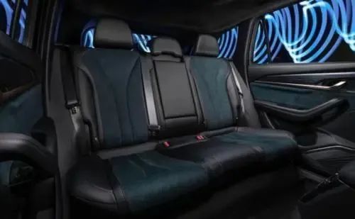 或是同级别产品力最强的车型，旗舰代表星越L售13.72万元起