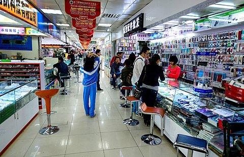为什么在日本是实体店干掉电商，在中国是电商干掉实体店？
